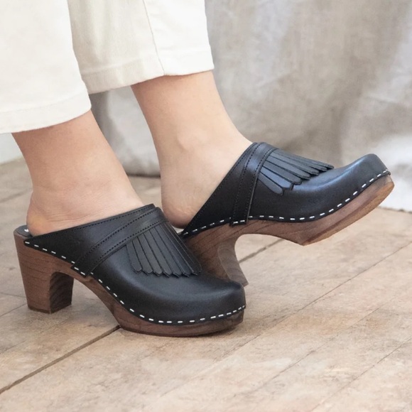 NWOB Sandgrens Venice Fringed Heeled Clog Mule Black Leather Scandi 6-6.5 - Picture 3 of 15